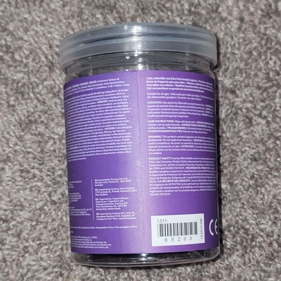 Scentsy Penguin Bitty Buddy Very Merry Cranberry New - Picture 3 of 7